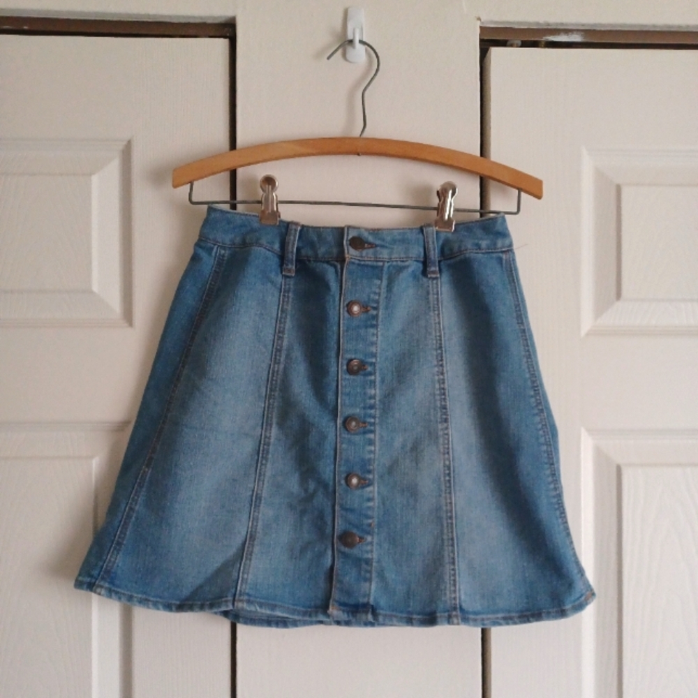 3 For $15 / Mossimo Supply Co Denim Button-Front Skirt women's size 2